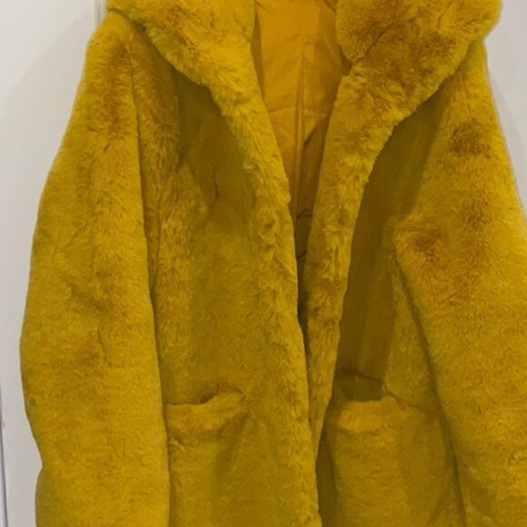 SUPER WARM AND COZY BRIGHT YELLOW ULTRA SOFT TEDDY FURRY COAT - Picture 2 of 5